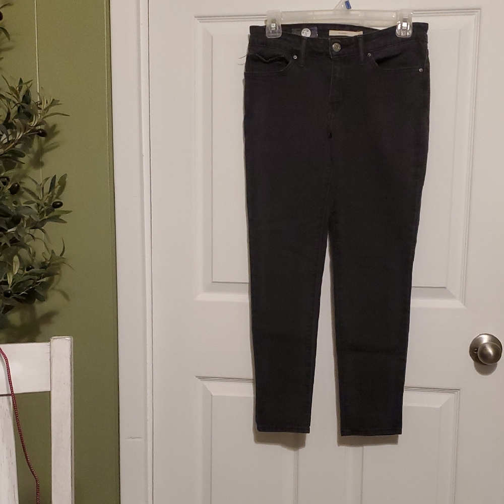 Levi's Women's Dark Gray Cropped Ankle Jeans